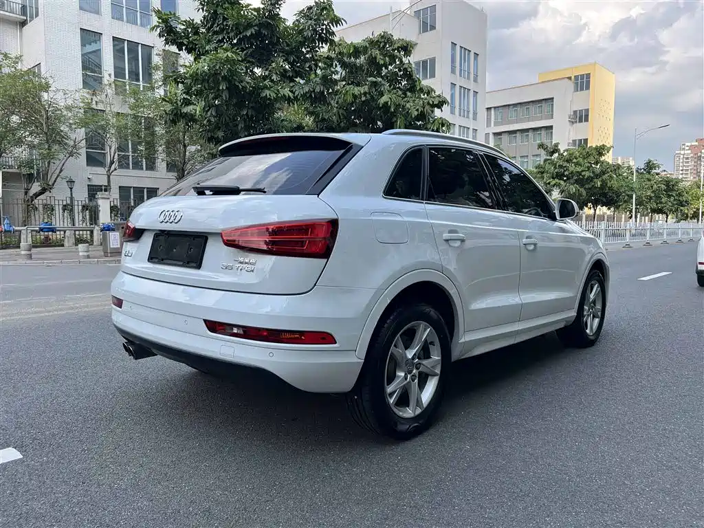Audi Q3 2018 — фото 8