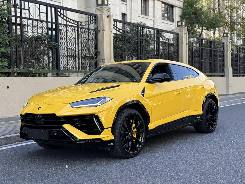 Lamborghini Urus 2022 — фото 1