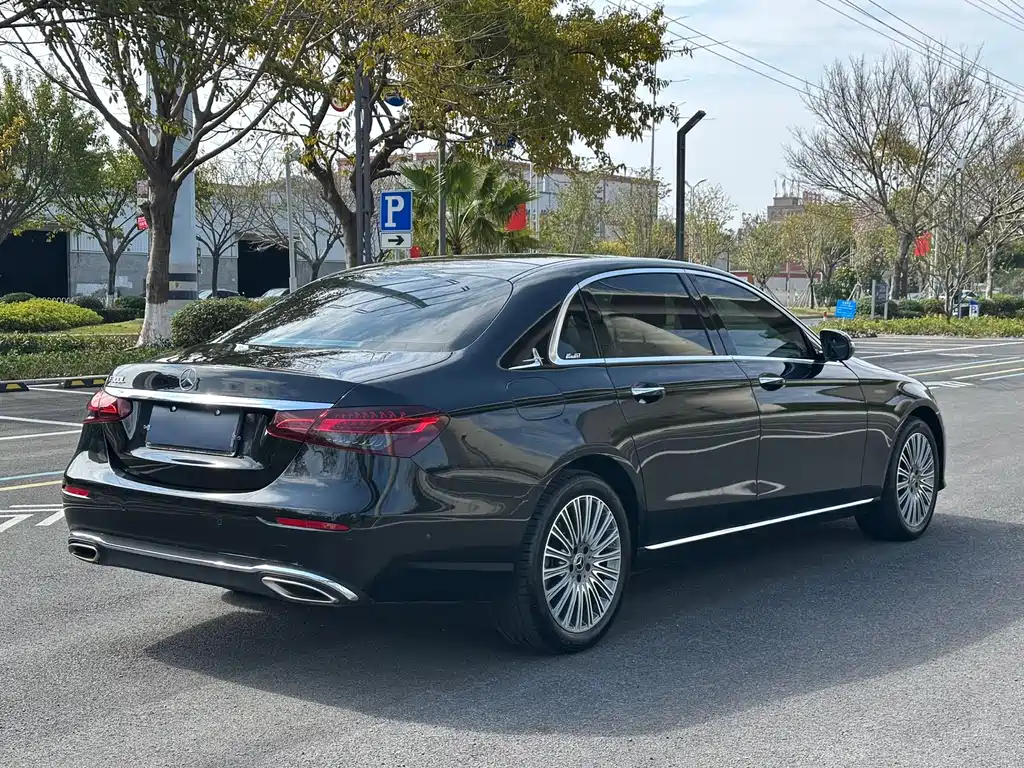 Mercedes-Benz E-Class 2023 — фото 7