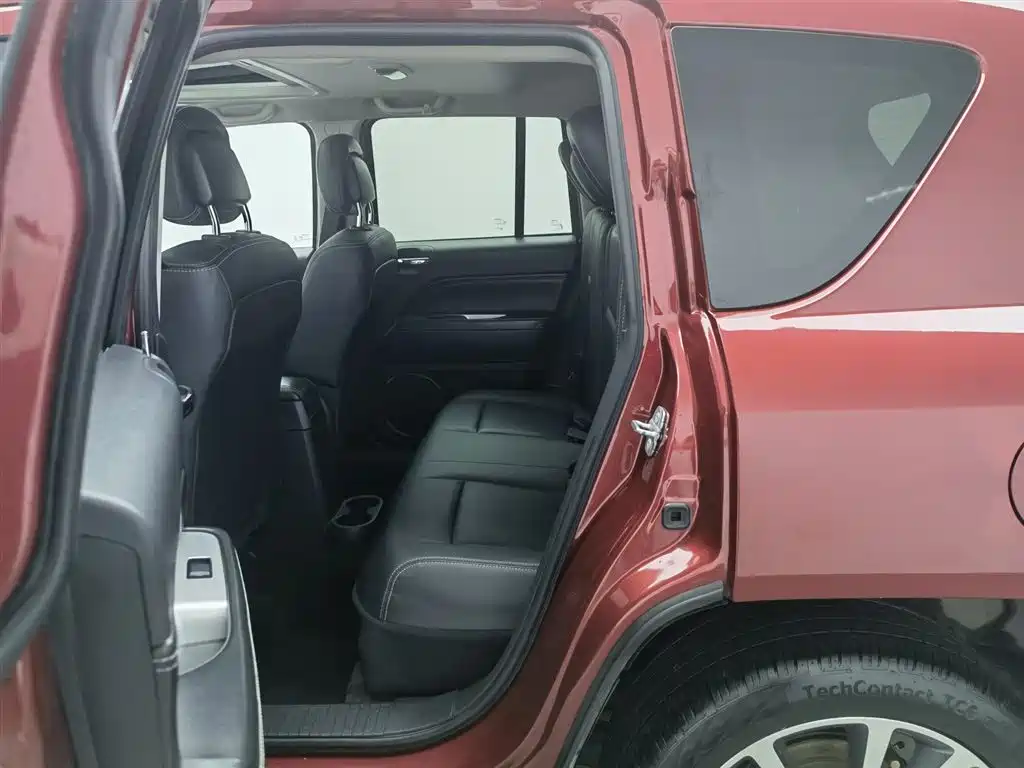 Jeep Compass 2014 — фото 15