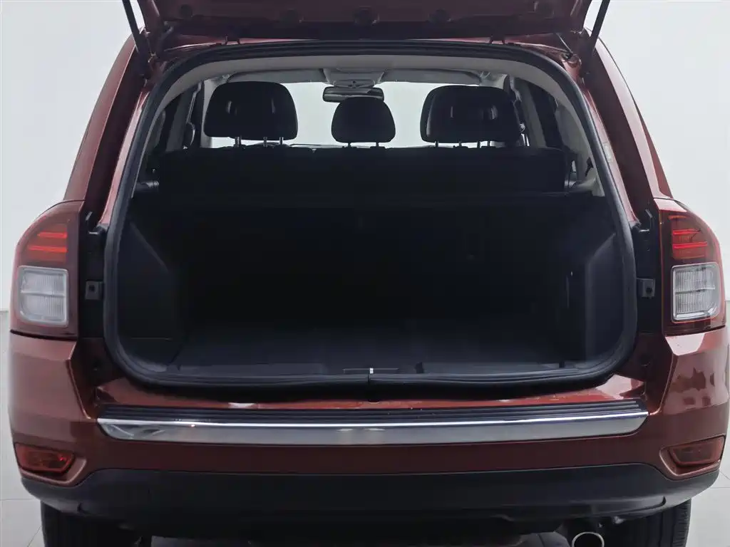 Jeep Compass 2014 — фото 16