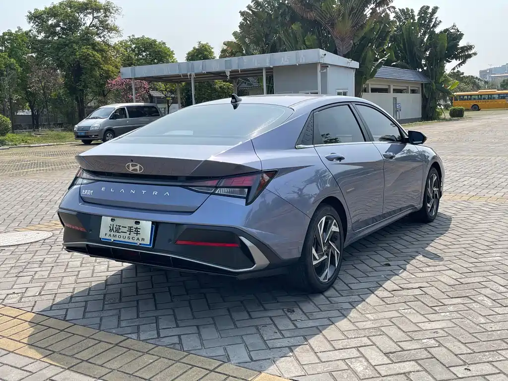 Hyundai Elantra 2025