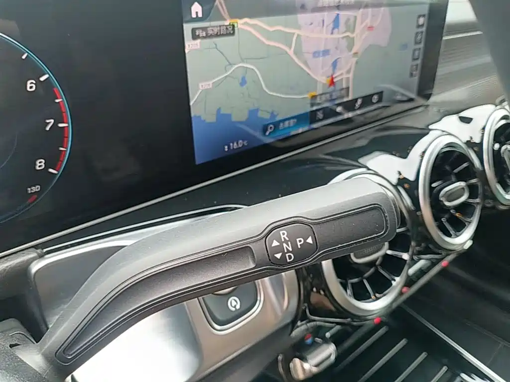 Mercedes-Benz GLB 2020 — фото 14