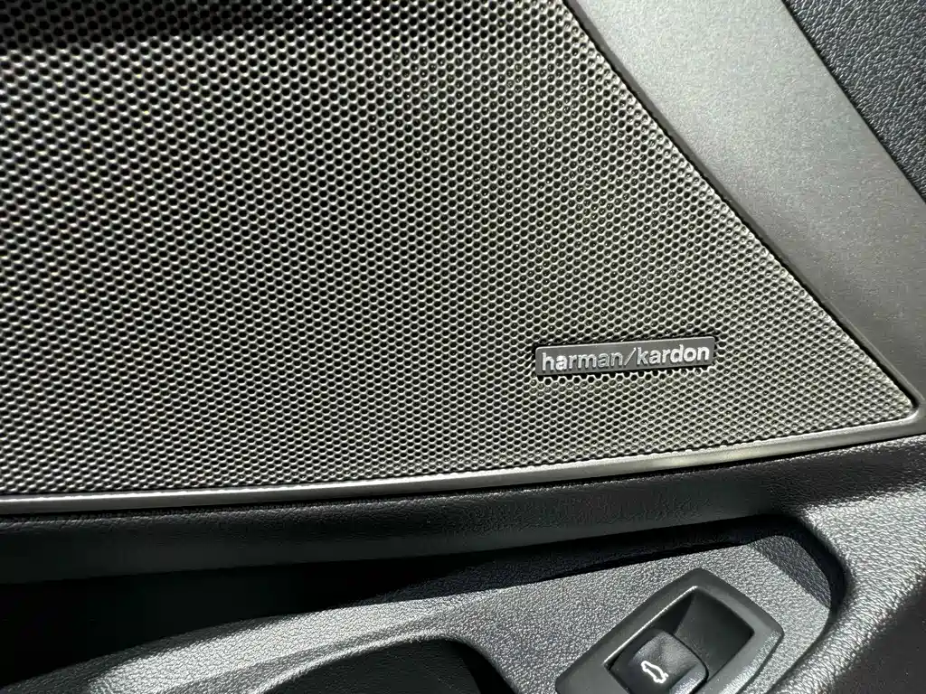 BMW 3 Series 2021 — фото 17