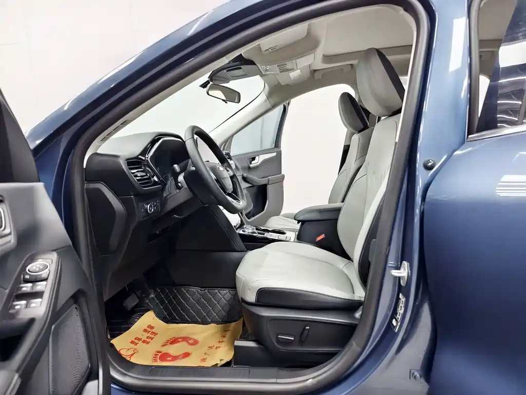 Ford Escape 2025 — фото 11