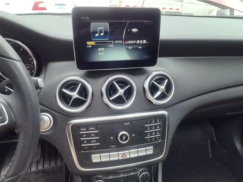 Mercedes-Benz GLA 2018 — фото 13