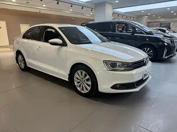 Volkswagen Sagitar 2014