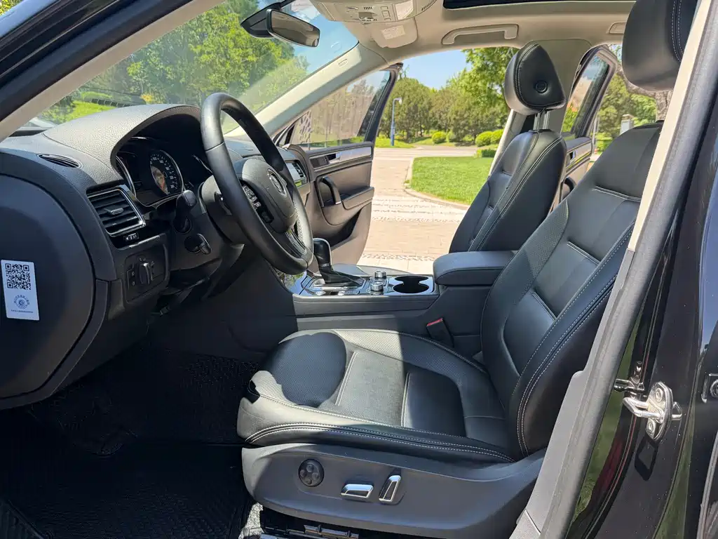 Volkswagen Touareg 2018 — фото 21