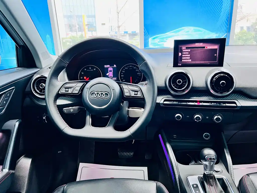Audi Q2L 2022 — фото 13