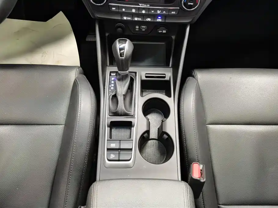 Hyundai Tucson 2018 — фото 16