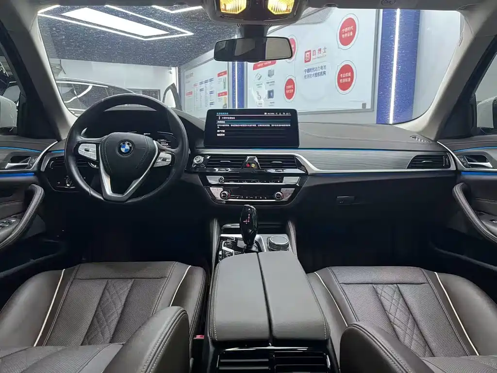 BMW 5 Series New Energy 2021 — фото 3