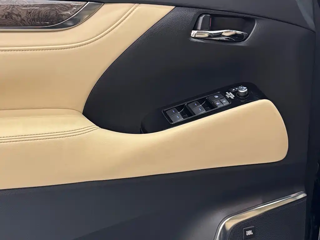Toyota Alphard 2022 — фото 6