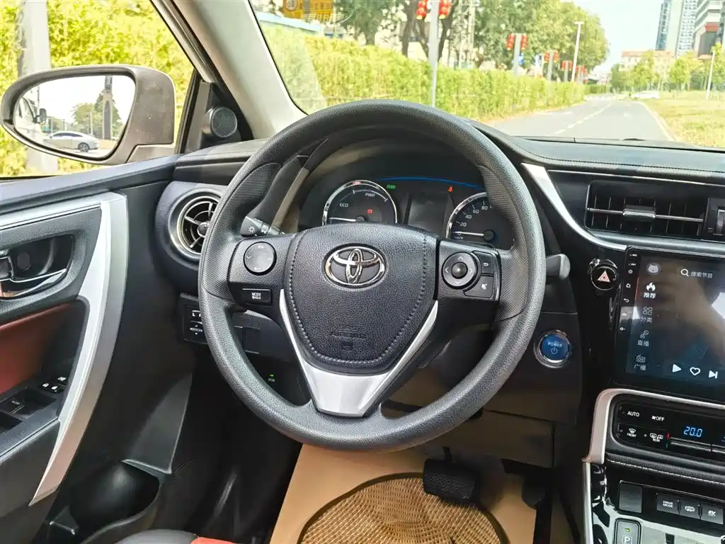Toyota Corolla Hybrid 2022 — фото 11