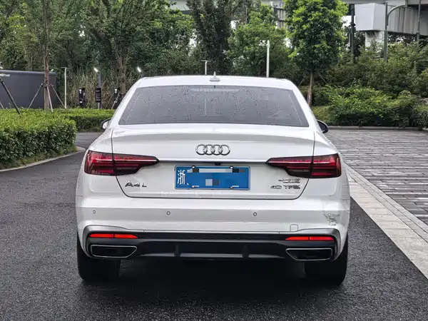 Audi A4L 2021