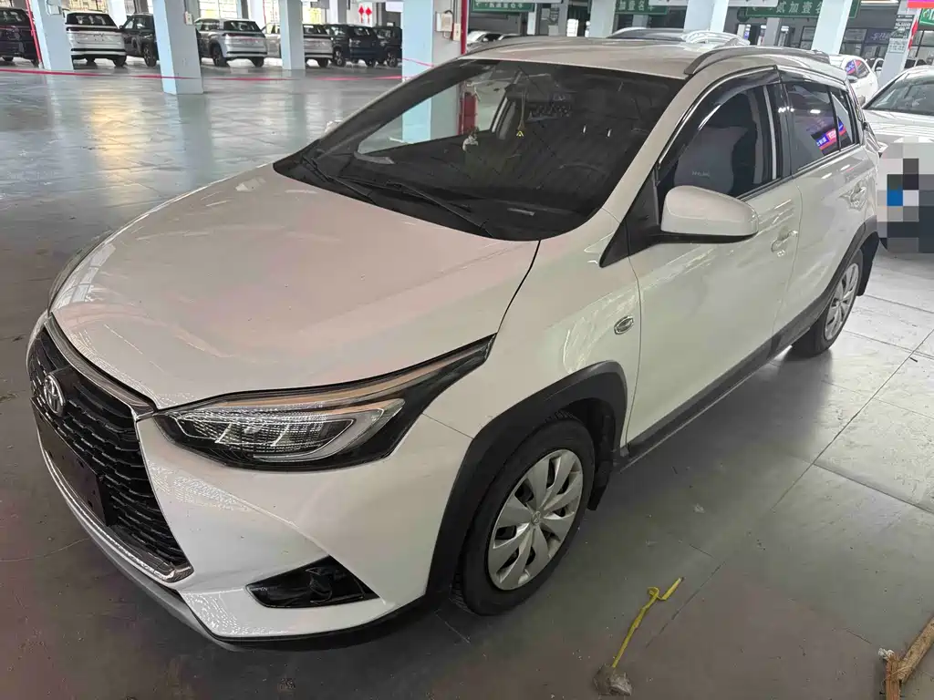 Toyota Yaris L 2022