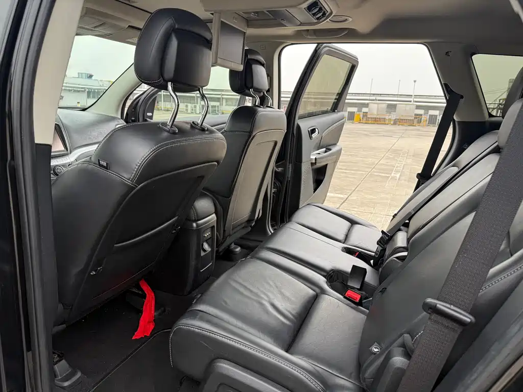 Dodge Journey 2015 — фото 9