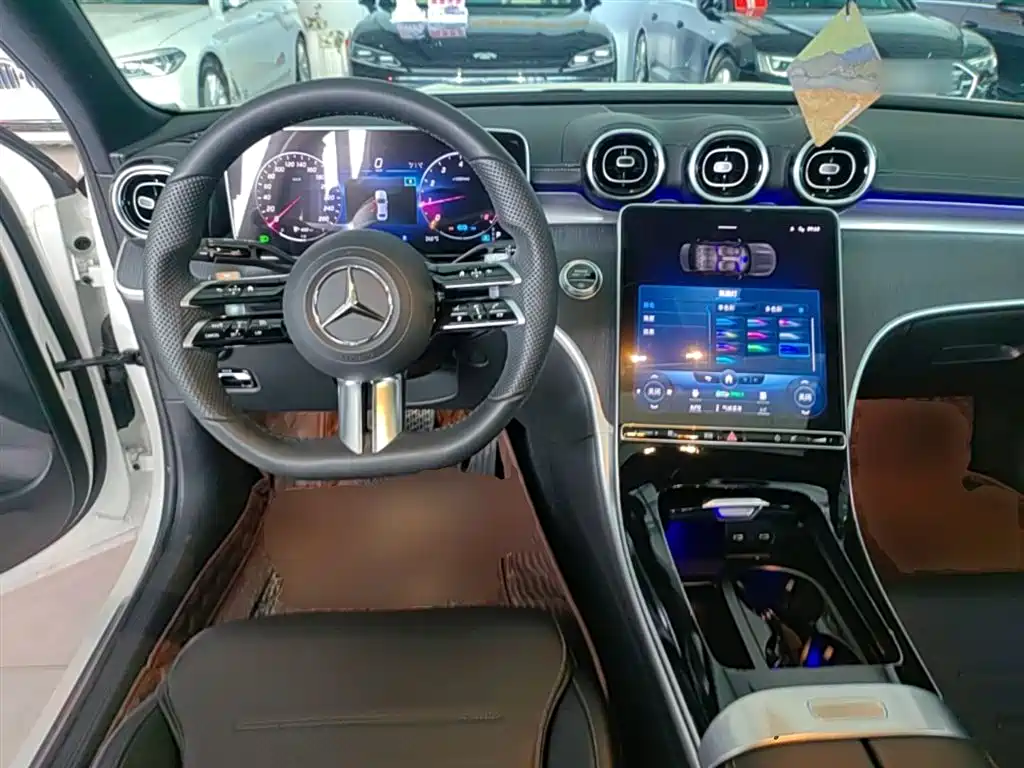 Mercedes-Benz C-Class 2022 — фото 11