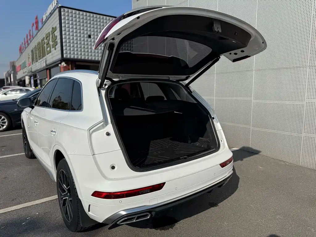 Audi Q5L 2023 — фото 45