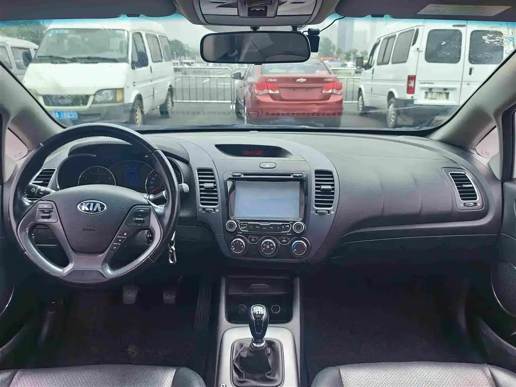 Kia K3 2016 — фото 12