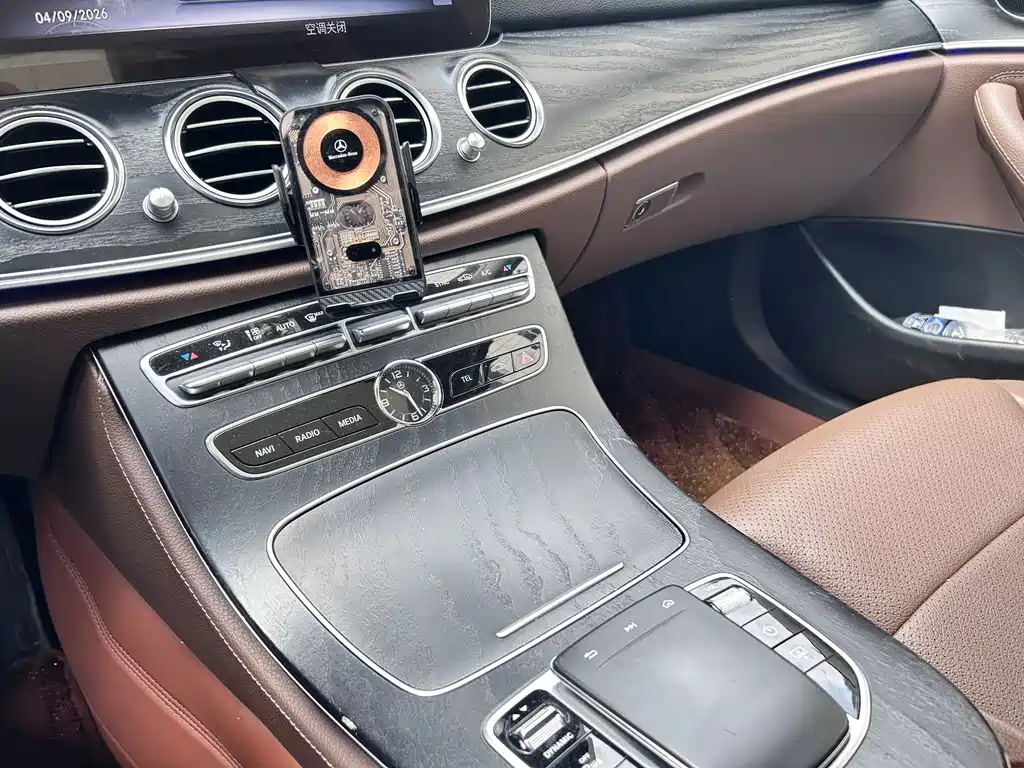 Mercedes-Benz E-Class 2019 — фото 10