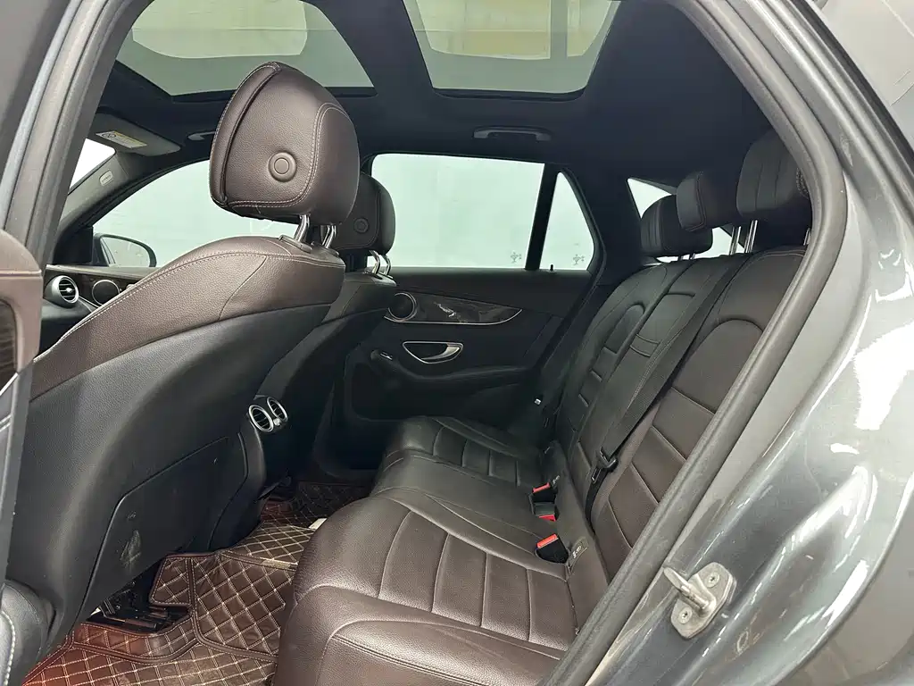 Mercedes-Benz GLC 2018 — фото 15