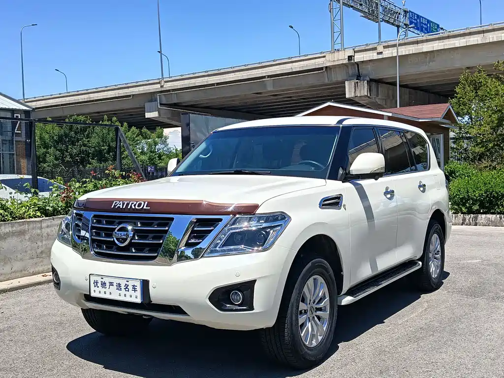 Nissan Patrol 2017 — фото 1