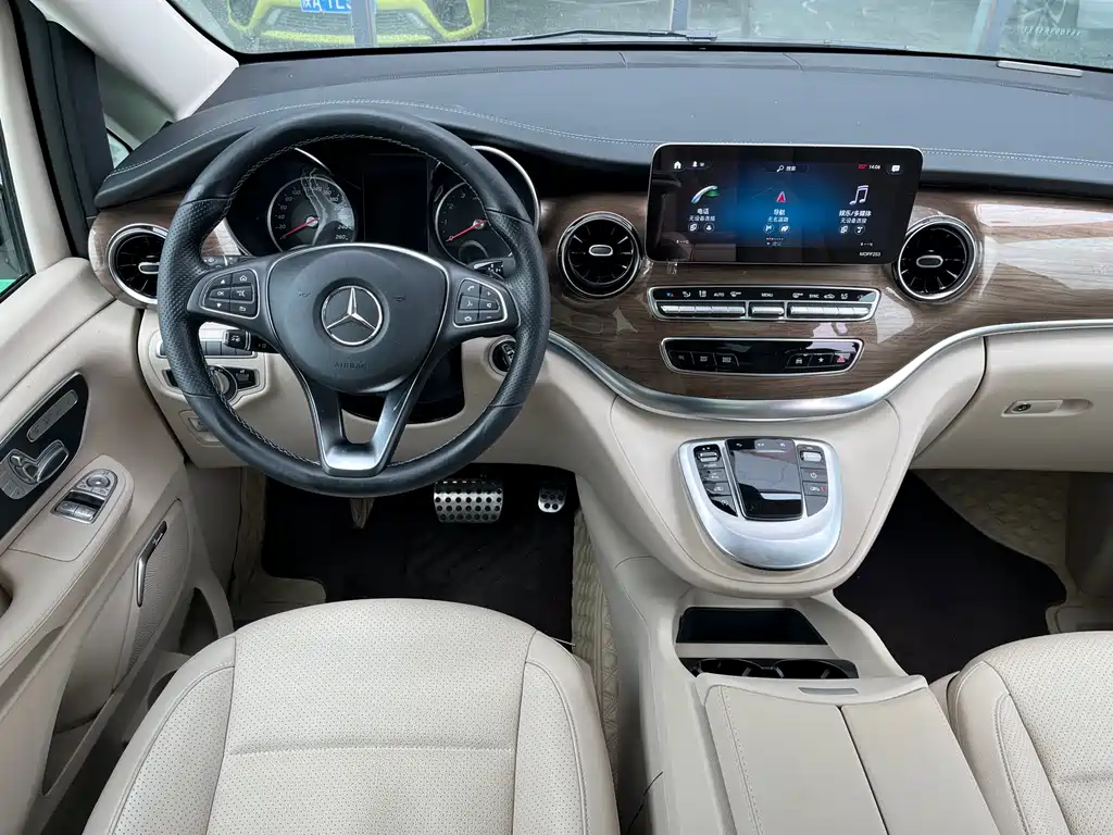 Mercedes-Benz V-Class 2022 — фото 8