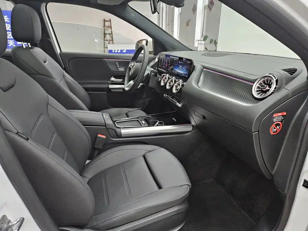 Mercedes-Benz GLA 2025 — фото 10