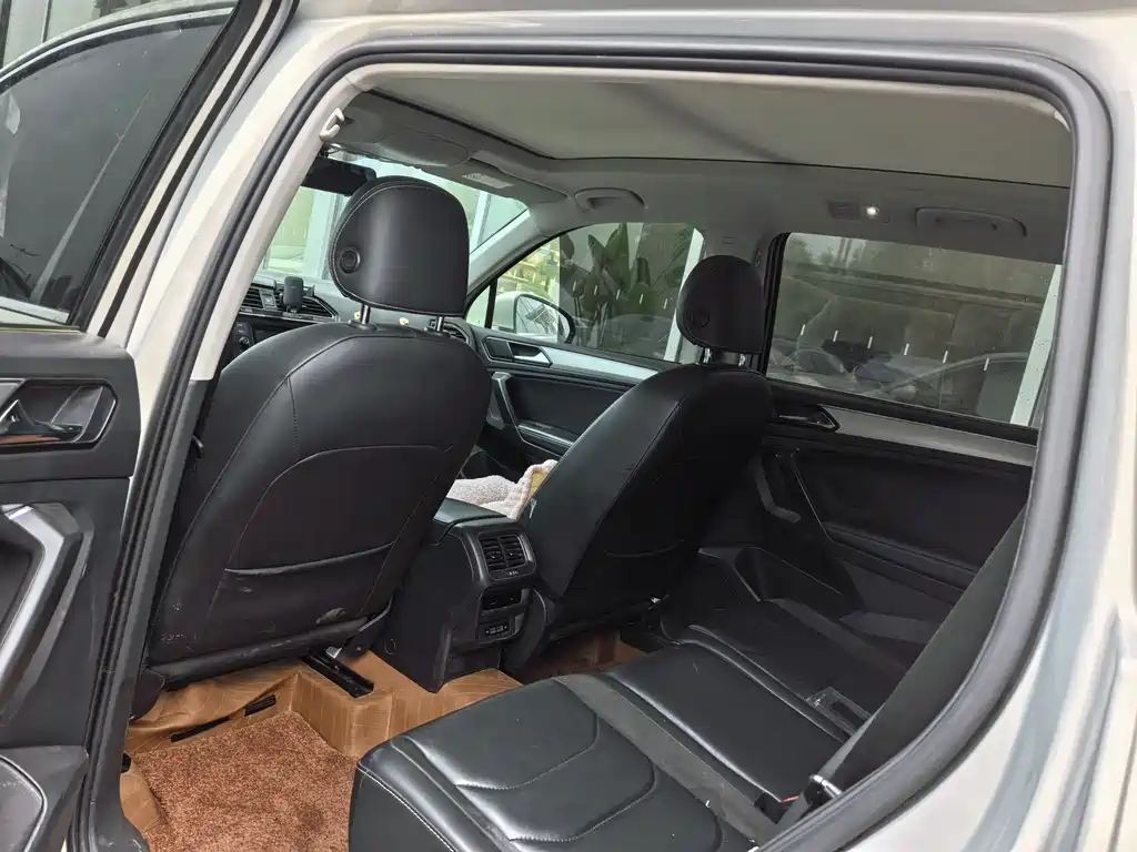Volkswagen Tiguan L 2018 — фото 6