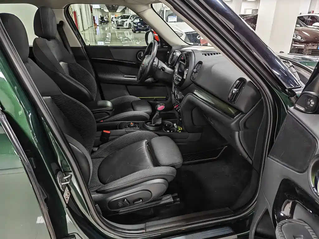 MINI Countryman 2018 — фото 15