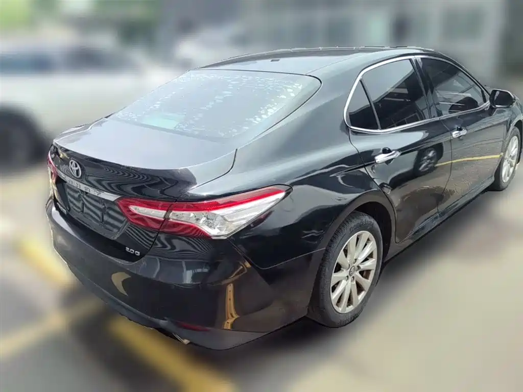 Toyota Camry 2020 — фото 12