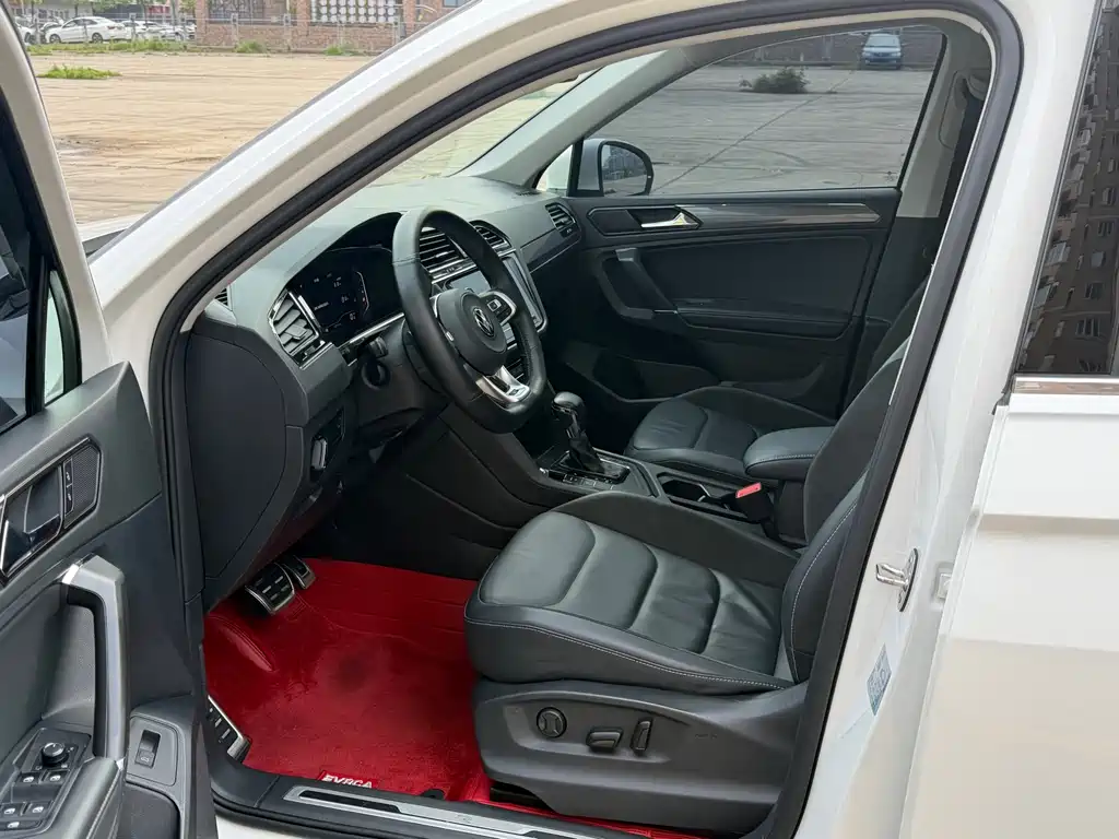 Volkswagen Tiguan L 2020 — фото 11