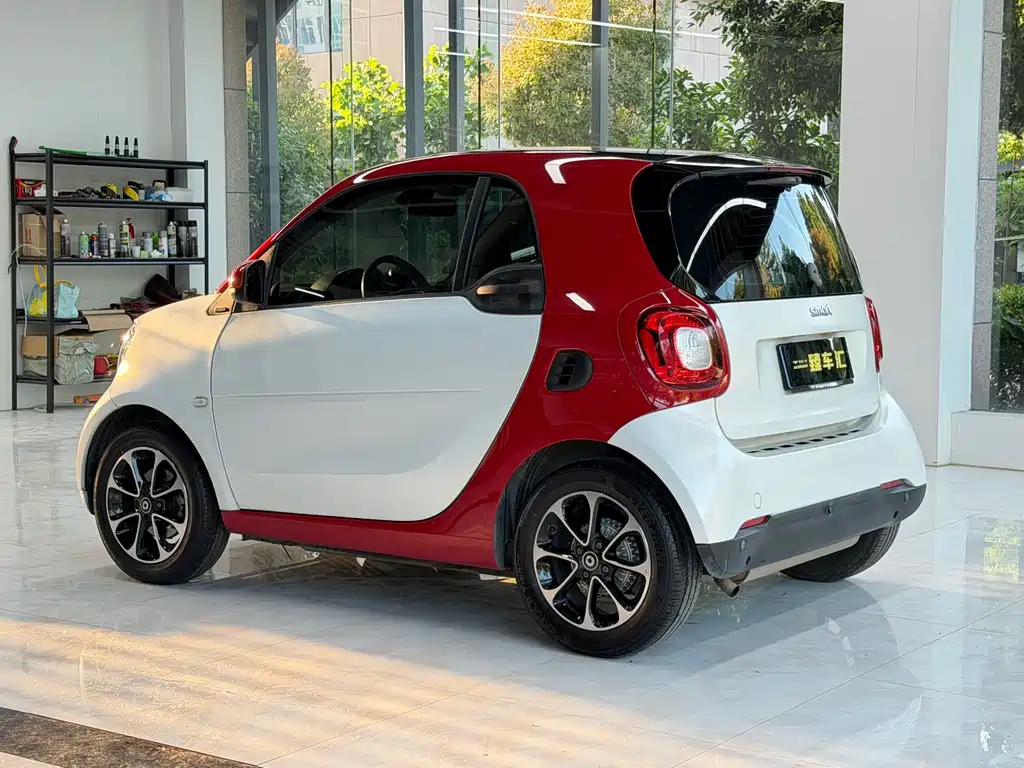 smart Fortwo 2017 — фото 4