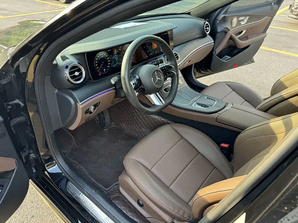 Mercedes-Benz E-Class 2023 — фото 10