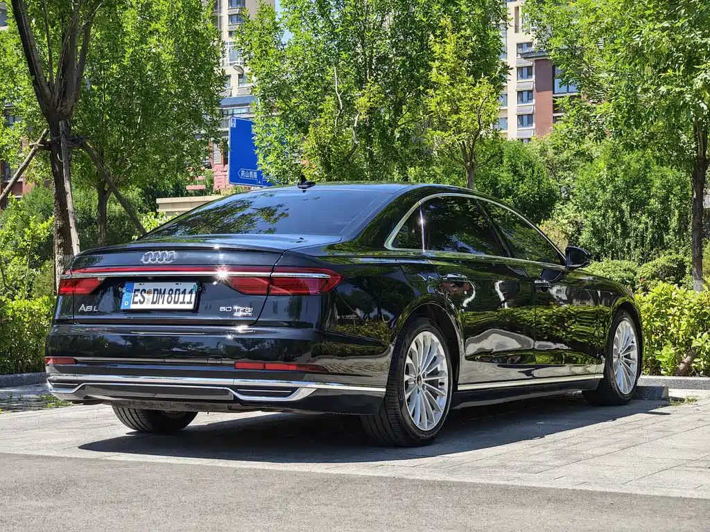 Audi A8 2021 — фото 16