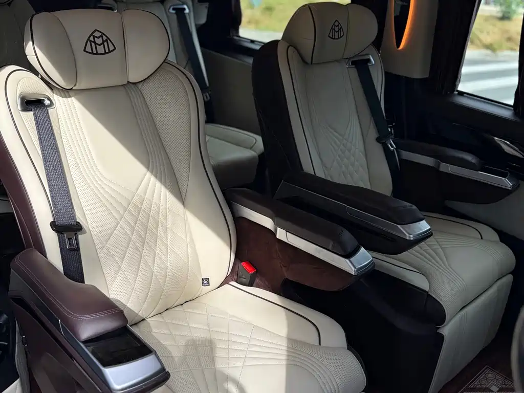 Mercedes-Benz Vito 2023 — фото 10