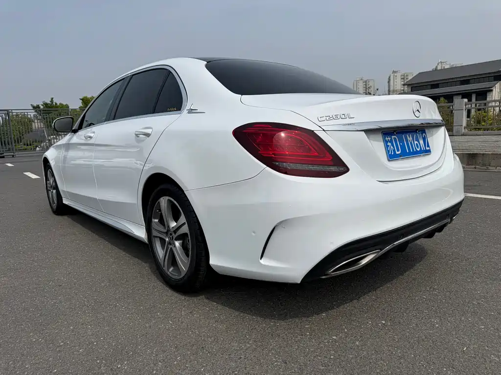 Mercedes-Benz C-Class 2019 — фото 19