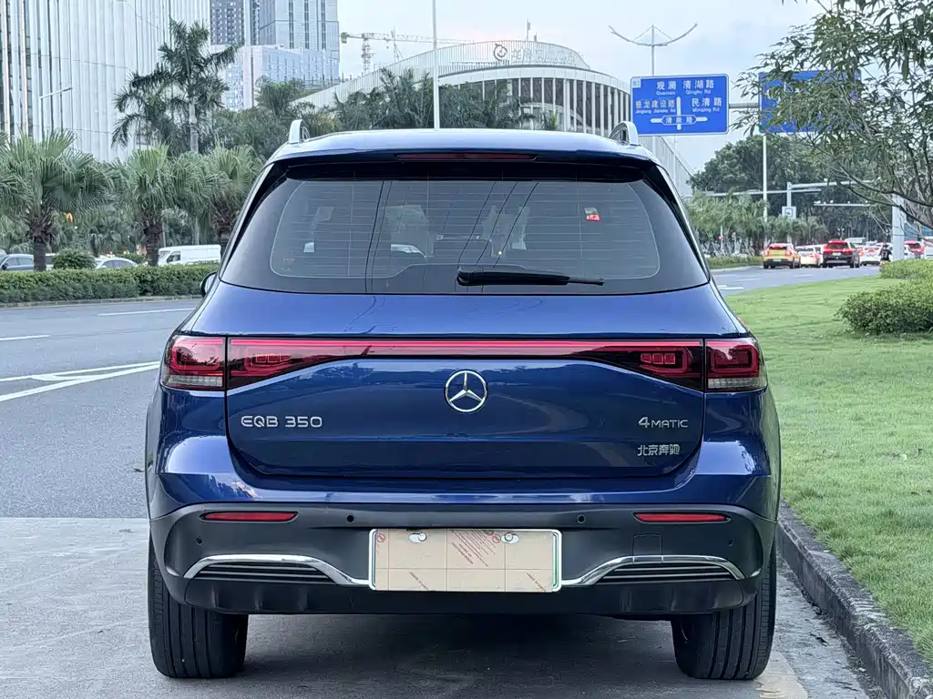 Mercedes-Benz EQB 2022