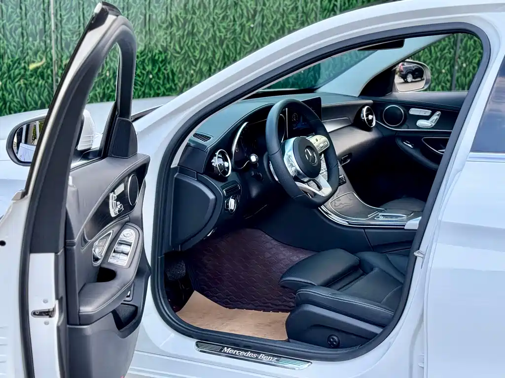 Mercedes-Benz C-Class 2019 — фото 4