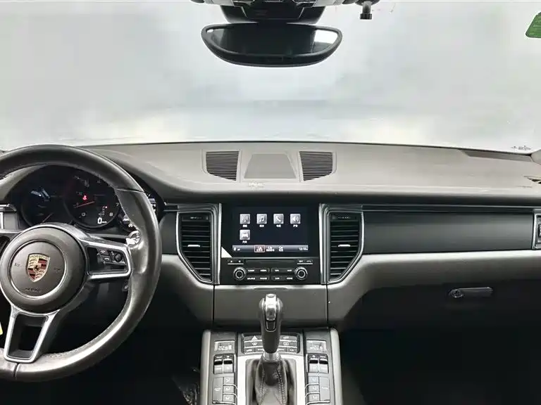 Porsche Macan 2016 — фото 10
