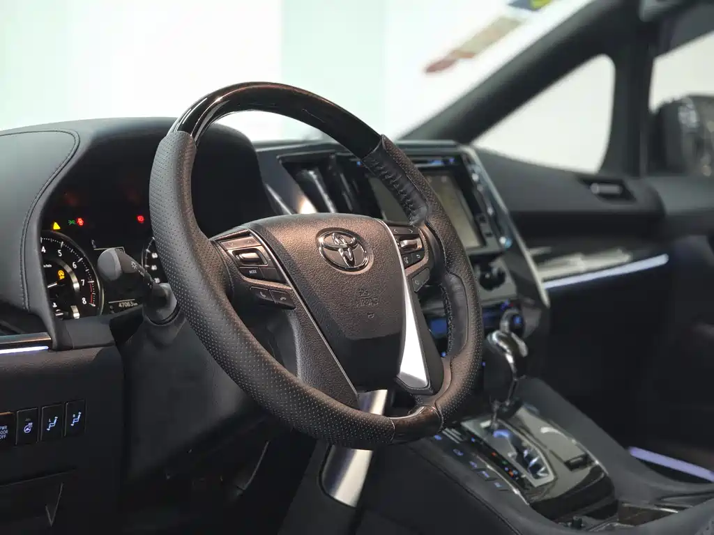 Toyota Alphard 2019 — фото 5