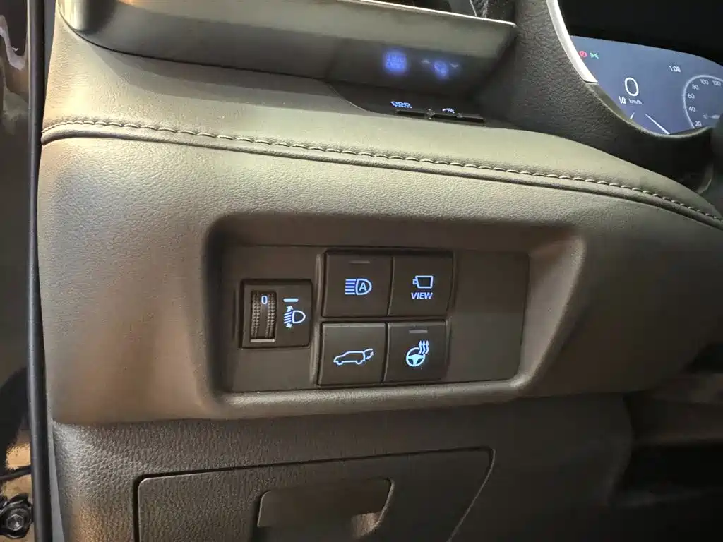 Toyota Crown Kluger 2023 — фото 14
