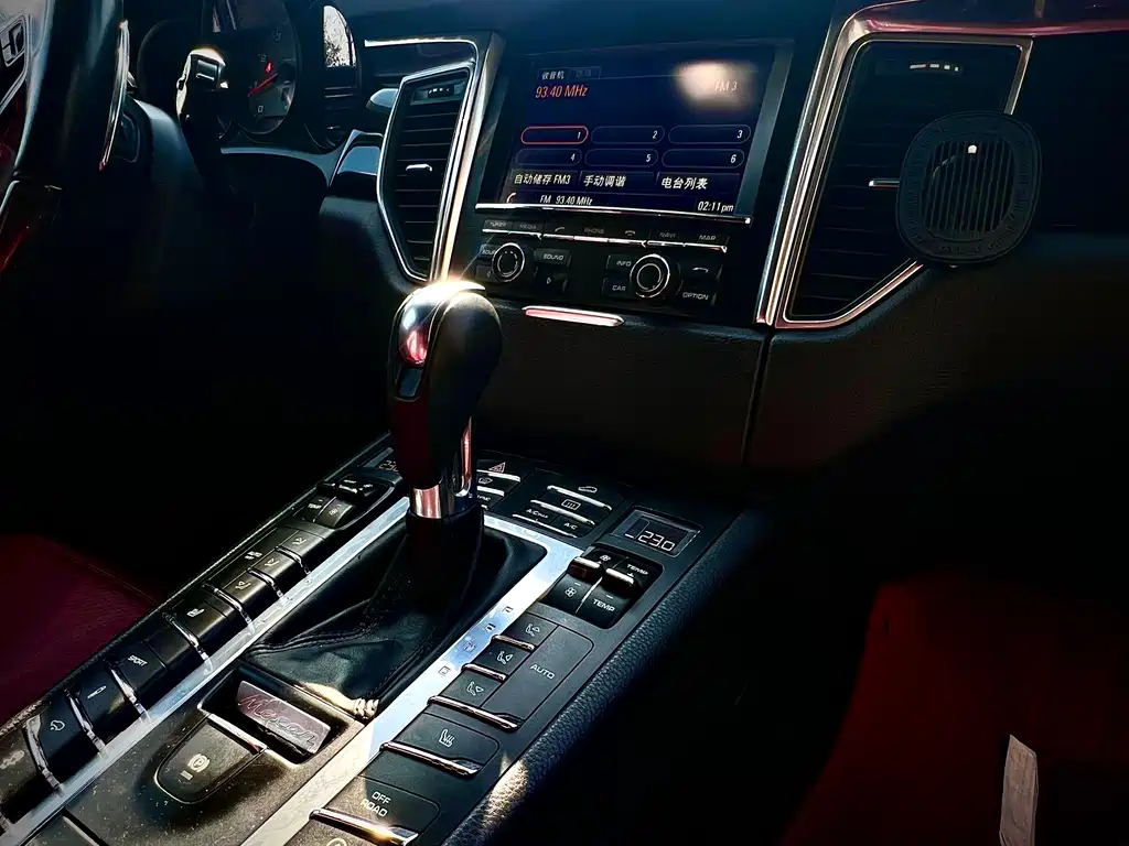 Porsche Macan 2016 — фото 12