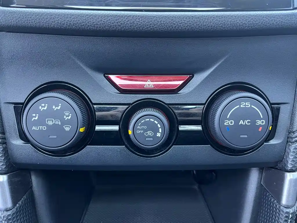 Subaru Forester 2022 — фото 16