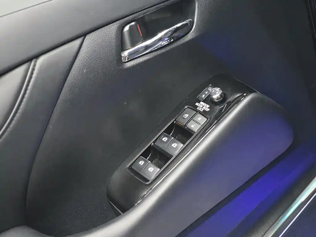 Toyota Alphard 2019 — фото 23