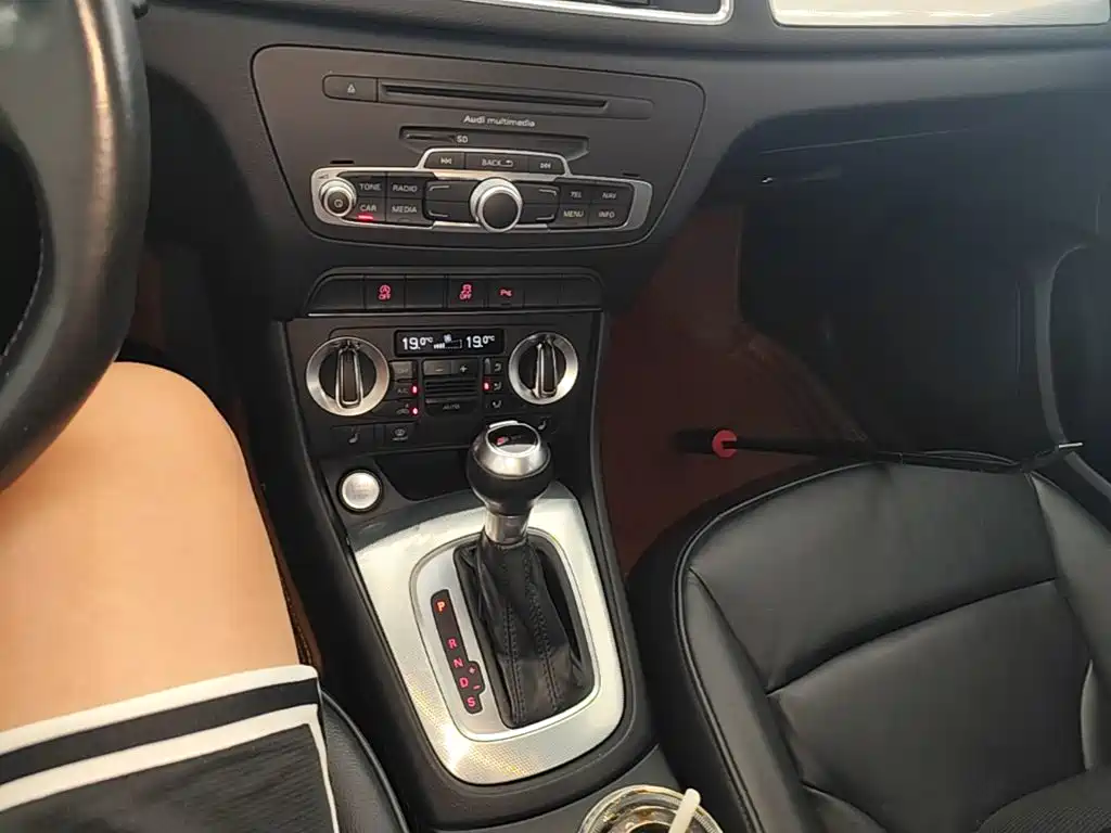 Audi Q3 2016 — фото 14