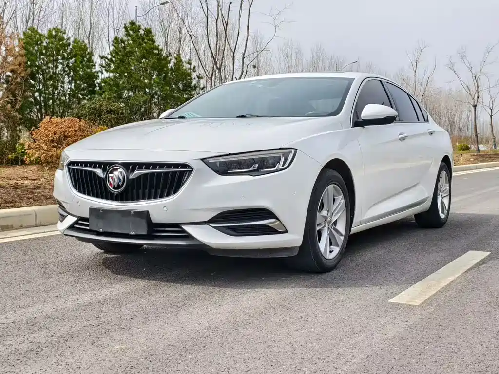 Buick Regal 2018 — фото 1