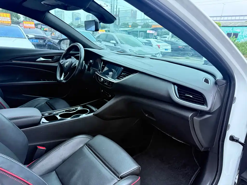 Buick Regal 2020 — фото 16