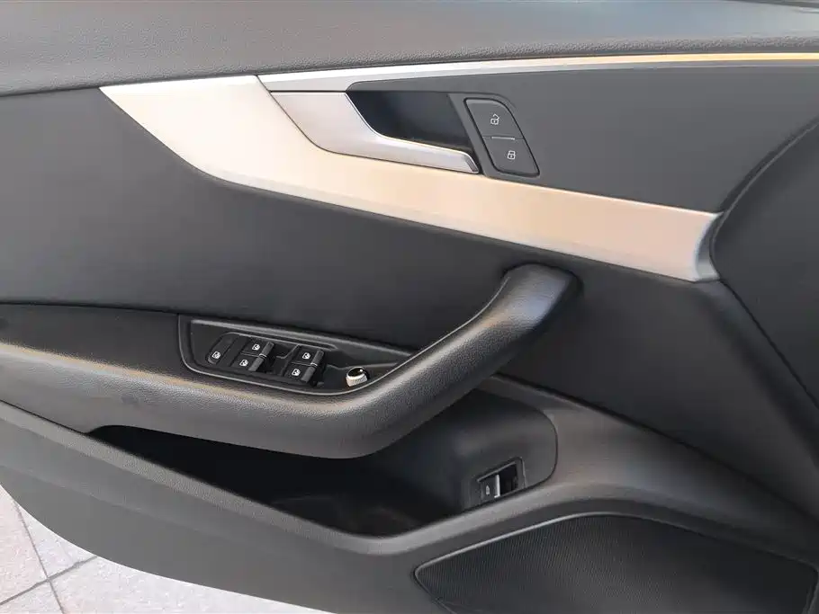 Audi A4L 2019
