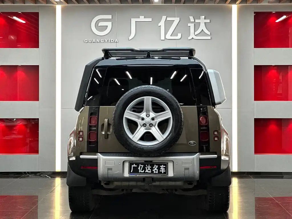 Land Rover Defender 2020 — фото 28